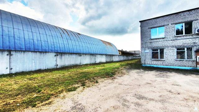 Комплекс 5 зданий торговой базы (АБК, склады и гаражи) общей пл. 2883,6 кв.м. с сетями и благоустройством территории, расположенных на земельном участке пл. 0,9684 га (Витебская обл., г.Витебск, ул. Мясникова, 4А)