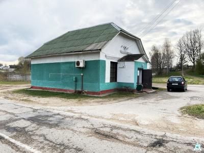 Продажа права на заключение договора аренды помещений магазина пл. 172 кв.м. с торговым и холодильным оборудованием для размещения объекта розничной торговли (Минская обл., Минский р-н, Папернянский с/с, аг.Вишневка, ул. Центральная). Начальная цена (размер ежемесячной арендной платы): 2322 бел. руб. с НДС 20%.