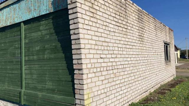 Капитальное строение с инв. №601/C-14083, магазин «Колосок» пл. 232,5 кв.м. (Минская обл., Логойский р-н, г.п.Плещеницы, ул. Октябрьская, 41)