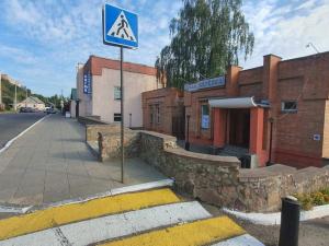 Комплекс 2 зданий магазина и кафе общей пл. 1020 кв.м., расположенных на земельном участке пл. 0,4805 га (Витебская обл., г.Орша, ул. Фридриха Энгельса, 19 и 19/1)