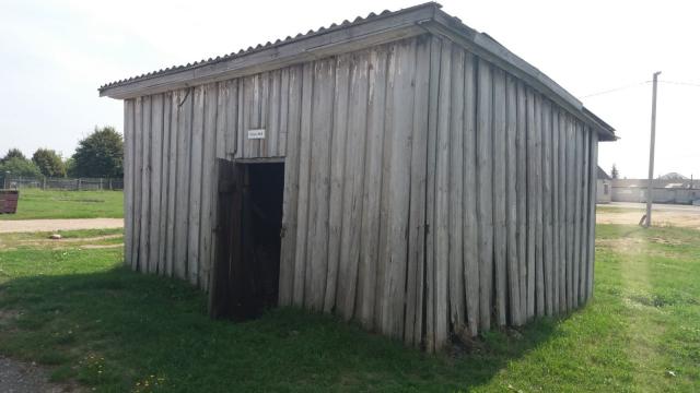 Капитальное cтроение с инв. №220/C-27971, центральный рынок пл. 19087,0 кв.м. (г.Глубокое, ул. Физкультурная, 1А)