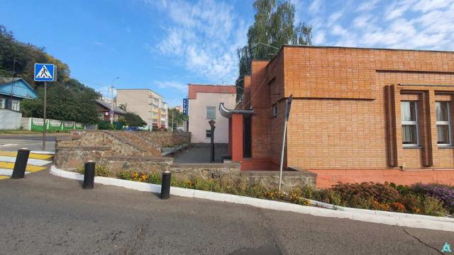 Комплекс 2 зданий магазина и кафе общей пл. 1020 кв.м., расположенных на земельном участке пл. 0,4805 га (Витебская обл., г.Орша, ул. Фридриха Энгельса, 19 и 19/1)