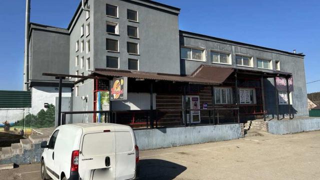 Продажа права на заключение договора аренды помещений торгового центра пл. 681,9 кв.м. расположенных на 1-м и 2-м этажах капитального строения с инв. №600/С-92914 общей пл. 773 кв.м. (Минская обл., Минский р-н, Ждановичский с/с, аг.Ратомка, ул. Минская, 2