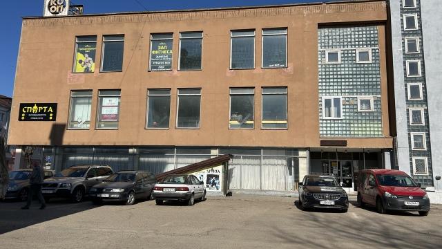 Капитальное строение с инв. №620/C-1283, магазин «Дом торговли» пл. 9777,8 кв.м. (Минская обл., г.Дзержинск, ул. Карла Маркса, 3)