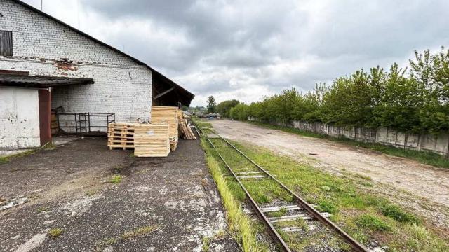 Комплекс 7 зданий торговой базы (АБК, магазин, склады и гаражи) общей пл. 3885,8 кв.м. с сетями и благоустройством территории, расположенных на земельном участке пл. 1,3306 га (Витебская обл., г.Витебск, ул. Горбачевского, 25)