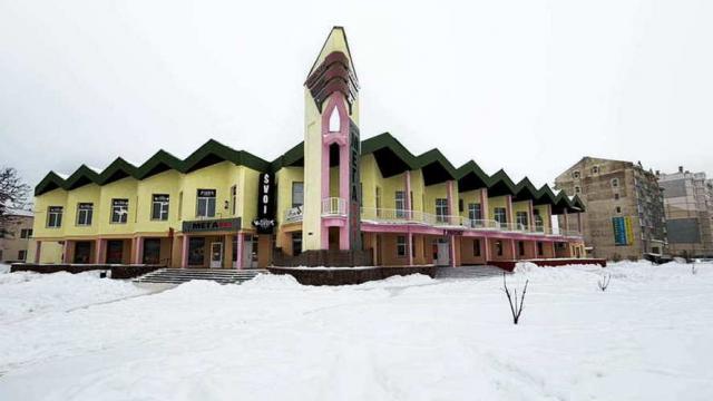 Продажа права на заключение договора аренды части помещений торгового центра пл. 1322,2 кв.м. для размещения объектов общественного питания, расположенных на 1-м и 2-м этажах капитального строения с инв. №600/С-105003 общей пл. 3899,4 кв.м. (Минская обл.,