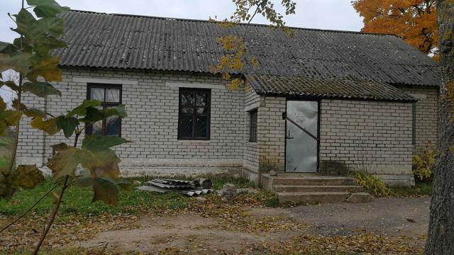 Капитальное cтроение с инв. №220/C-28270, здание магазина пл. 87,5 кв.м. (Глубокский р-н, д.Старые Шарабаи, ул. Центральная, 29)