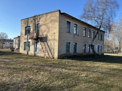 Капитальное строение с инв. №240/C-35257, комплексный приемный пункт пл. 368,5 кв.м. (Витебская обл., Оршанский р-н, г.п.Болбасово, ул. Парковая, 299)