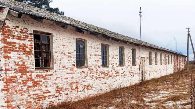 Склад зерна в д.Ивесь, инв. №5001 (Витебская обл., Глубокский р-н, Псуевский с/с, вблизи д.Ивесь)