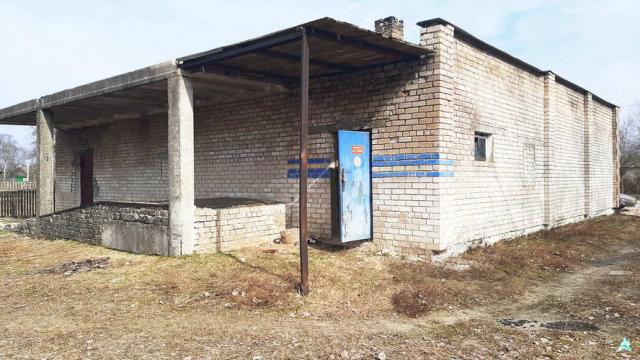 Капитальное строение с инв. №130/С-54366, магазин пл. 201,4 кв.м. (Брестская обл., Пинский р-н, Бобриковский с/с, д.Малая Плотница, ул. Первомайская, 43)