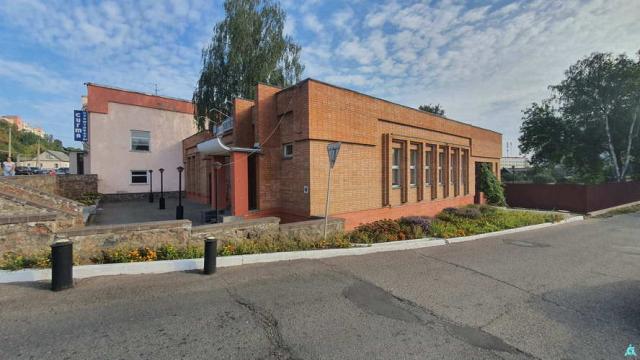 Комплекс 2 зданий магазина и кафе общей пл. 1020 кв.м., расположенных на земельном участке пл. 0,4805 га (Витебская обл., г.Орша, ул. Фридриха Энгельса, 19 и 19/1)