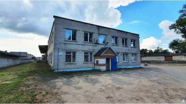 Комплекс 5 зданий торговой базы (АБК, склады и гаражи) общей пл. 2883,6 кв.м. с сетями и благоустройством территории, расположенных на земельном участке пл. 0,9684 га (Витебская обл., г.Витебск, ул. Мясникова, 4А)