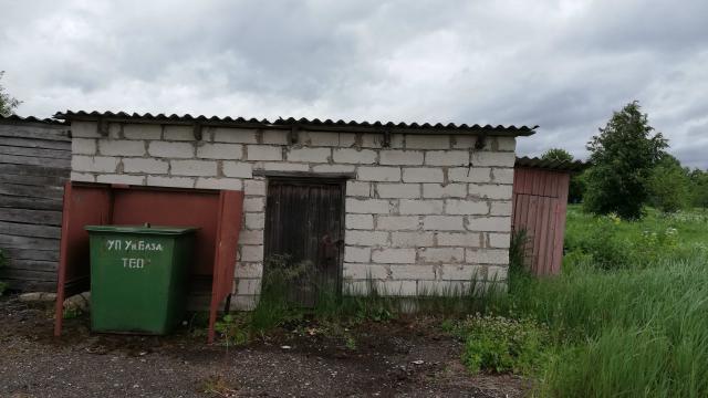 Комплекс зданий магазина и двух складов общей пл. 164,5 кв.м. (Витебский р-н, д.Жебентяи, ул. Школьная, 6)