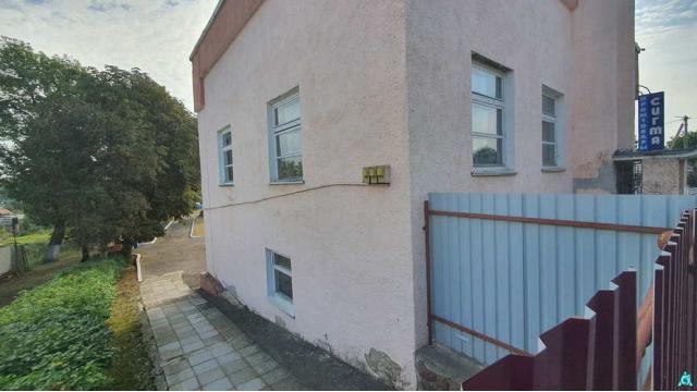 Комплекс 2 зданий магазина и кафе общей пл. 1020 кв.м., расположенных на земельном участке пл. 0,4805 га (Витебская обл., г.Орша, ул. Фридриха Энгельса, 19 и 19/1)