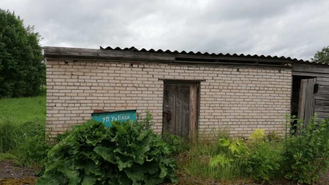 Комплекс зданий магазина и двух складов общей пл. 164,5 кв.м. (Витебский р-н, д.Жебентяи, ул. Школьная, 6)
