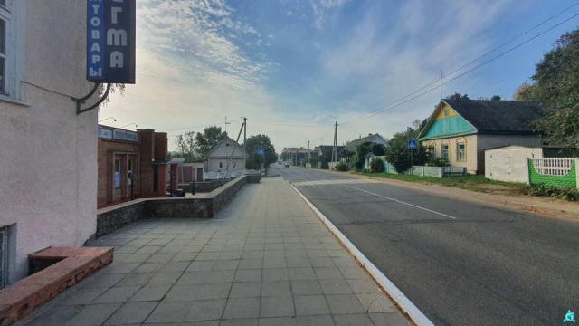 Комплекс 2 зданий магазина и кафе общей пл. 1020 кв.м., расположенных на земельном участке пл. 0,4805 га (Витебская обл., г.Орша, ул. Фридриха Энгельса, 19 и 19/1)