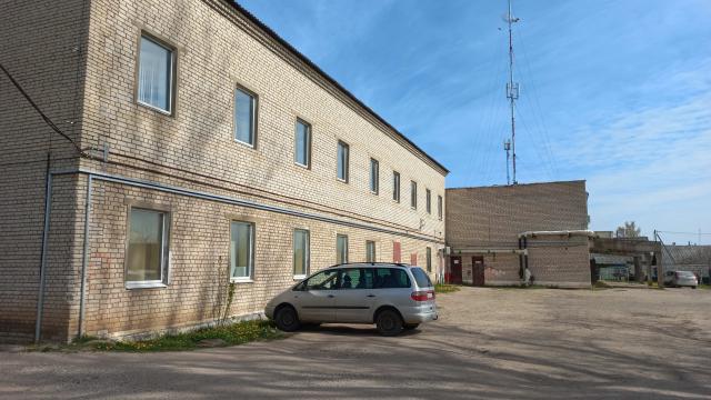 Капитальное строение с инв. №211/C-8395, здание магазина «Универмаг» пл. 2143,5 кв.м. (г.Миоры, ул. Коммунистическая, 14)