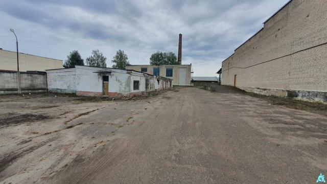 Комплекс 6 зданий торговой базы (АБК, склады и гараж) общ. пл. 11216 кв.м., расположенный на трех земельных участках общ. пл. 2,4616 га (Могилевская обл, г.Бобруйск, ул. 50 лет ВЛКСМ, 40 и 40Б)