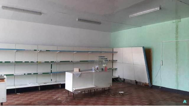 Капитальное строение с инв. №130/С-54366, магазин пл. 201,4 кв.м. (Брестская обл., Пинский р-н, Бобриковский с/с, д.Малая Плотница, ул. Первомайская, 43)