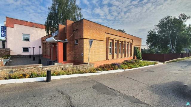 Комплекс 2 зданий магазина и кафе общей пл. 1020 кв.м., расположенных на земельном участке пл. 0,4805 га (Витебская обл., г.Орша, ул. Фридриха Энгельса, 19 и 19/1)