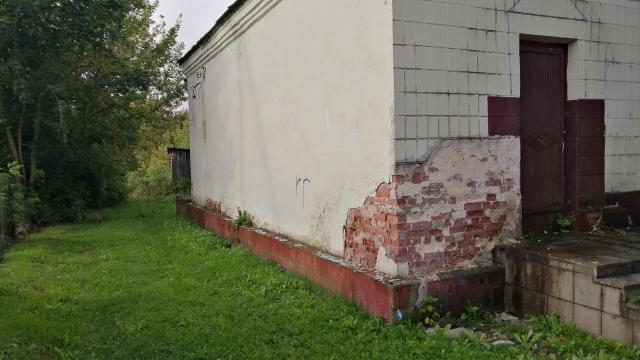 Капитальное строение с инв. №254/C-112506, магазин «Парфюмерия-галантерея» пл. 113,5 кв.м. (Миорский р-н, г.Дисна, ул. Юбилейная, 39)