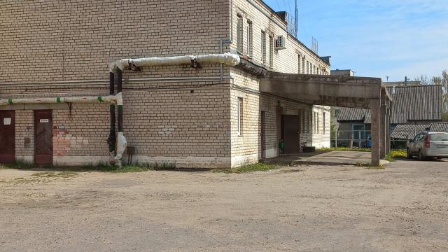 Капитальное строение с инв. №211/C-8395, здание магазина «Универмаг» пл. 2143,5 кв.м. (г.Миоры, ул. Коммунистическая, 14)