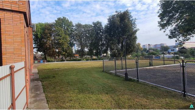 Комплекс 2 зданий магазина и кафе общей пл. 1020 кв.м., расположенных на земельном участке пл. 0,4805 га (Витебская обл., г.Орша, ул. Фридриха Энгельса, 19 и 19/1)