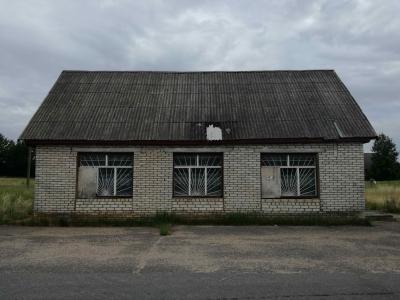Капитальное строение с инв. №220/C-15761, магазин пл. 89,4 кв.м. (Глубокский р-н, д. Королевичи, ул. Центральная, 4)
