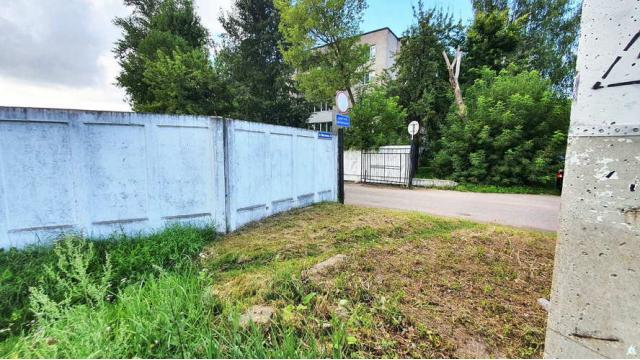 Комплекс 5 зданий торговой базы (АБК, склады и гаражи) общей пл. 2883,6 кв.м. с сетями и благоустройством территории, расположенных на земельном участке пл. 0,9684 га (Витебская обл., г.Витебск, ул. Мясникова, 4А)
