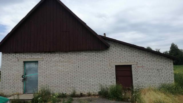 Капитальное строение с инв. №220/C-15761, магазин пл. 89,4 кв.м. (Глубокский р-н, д. Королевичи, ул. Центральная, 4)