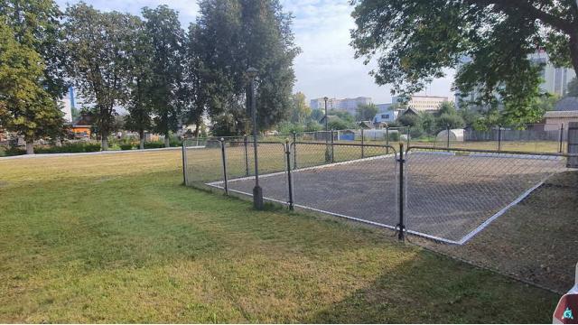 Комплекс 2 зданий магазина и кафе общей пл. 1020 кв.м., расположенных на земельном участке пл. 0,4805 га (Витебская обл., г.Орша, ул. Фридриха Энгельса, 19 и 19/1)