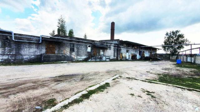 Комплекс 5 зданий торговой базы (АБК, склады и гаражи) общей пл. 2883,6 кв.м. с сетями и благоустройством территории, расположенных на земельном участке пл. 0,9684 га (Витебская обл., г.Витебск, ул. Мясникова, 4А)