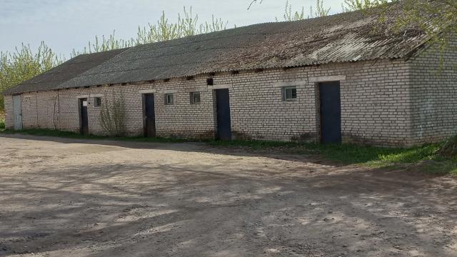 Капитальное строение с инв. №211/C-8395, здание магазина «Универмаг» пл. 2143,5 кв.м. (г.Миоры, ул. Коммунистическая, 14)
