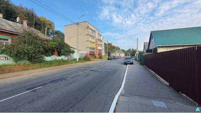 Комплекс 2 зданий магазина и кафе общей пл. 1020 кв.м., расположенных на земельном участке пл. 0,4805 га (Витебская обл., г.Орша, ул. Фридриха Энгельса, 19 и 19/1)