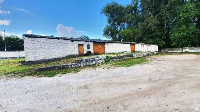 Комплекс 5 зданий торговой базы (АБК, склады и гаражи) общей пл. 2883,6 кв.м. с сетями и благоустройством территории, расположенных на земельном участке пл. 0,9684 га (Витебская обл., г.Витебск, ул. Мясникова, 4А)