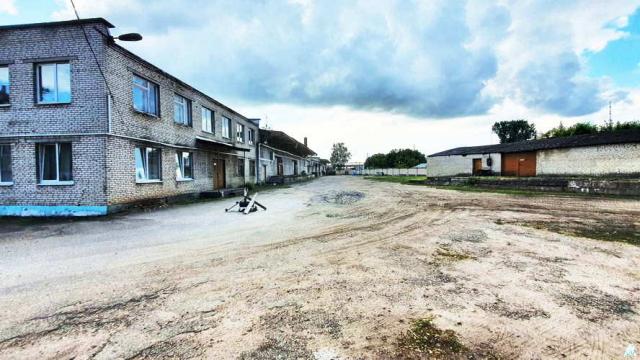 Комплекс 5 зданий торговой базы (АБК, склады и гаражи) общей пл. 2883,6 кв.м. с сетями и благоустройством территории, расположенных на земельном участке пл. 0,9684 га (Витебская обл., г.Витебск, ул. Мясникова, 4А)