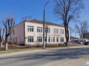 Капитальное строение с инв. №220/C-14817, магазин «Универмаг» пл. 590,7 кв.м. (Витебская обл., Глубокский р-н, г.п.Подсвилье, ул. Советская, 35)