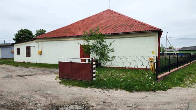 Капитальное строение с инв. №132/С-11185, административное здание пл. 271,3 кв.м. (Брестская обл., Ивановский р-н, г.Иваново, ул. Красных партизан, 27А)