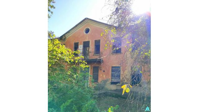 Капитальное строение с инв. №202/С-98303, общежитие пл. 225,8 кв.м. (Витебская обл., г.п.Лиозно, ул. Чкалова, 18)