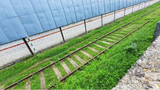 Комплекс 5 зданий торговой базы (АБК, склады и гаражи) общей пл. 2883,6 кв.м. с сетями и благоустройством территории, расположенных на земельном участке пл. 0,9684 га (Витебская обл., г.Витебск, ул. Мясникова, 4А)