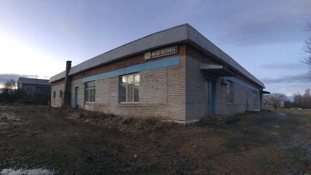 Изолированное помещение, магазин пл. 370,0 кв.м. (Миорский р-н, Узмёнский с/с, д. Слобода, ул. Придвинская, 7А-1)