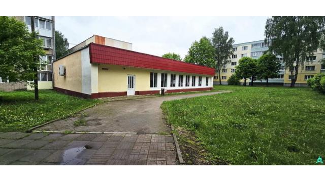 Капитальное строение с инв. №620/С-27642, магазин №141 пл. 377,3 кв.м. (Минская обл., Дзержинский р-н, г.Фаниполь, ул. Якуба Коласа, 10А)